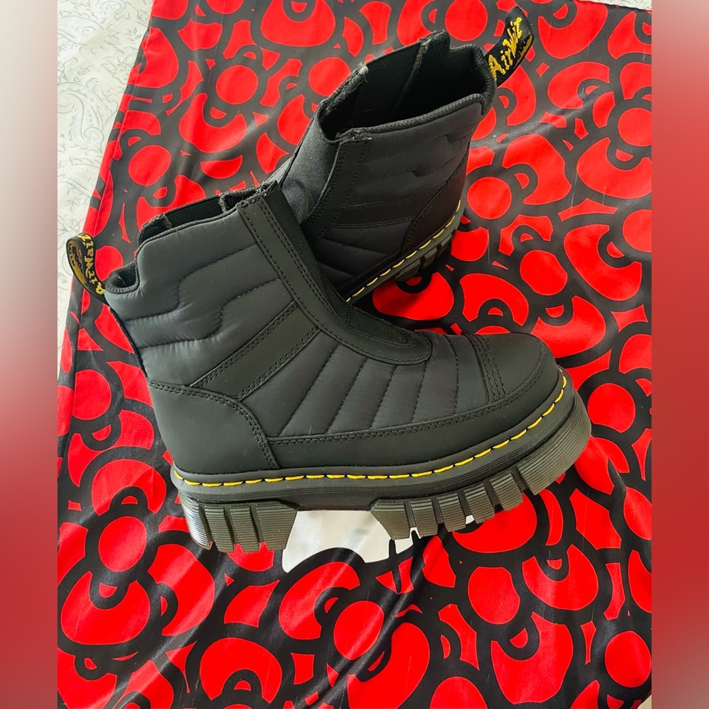 listing-status-banner